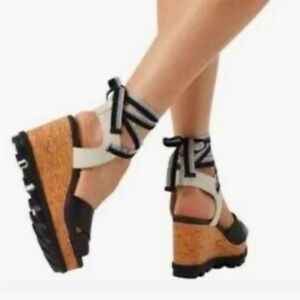 SOREL 
Joanie Ii Ankle Strap Sandal - Black wedge platform sandals